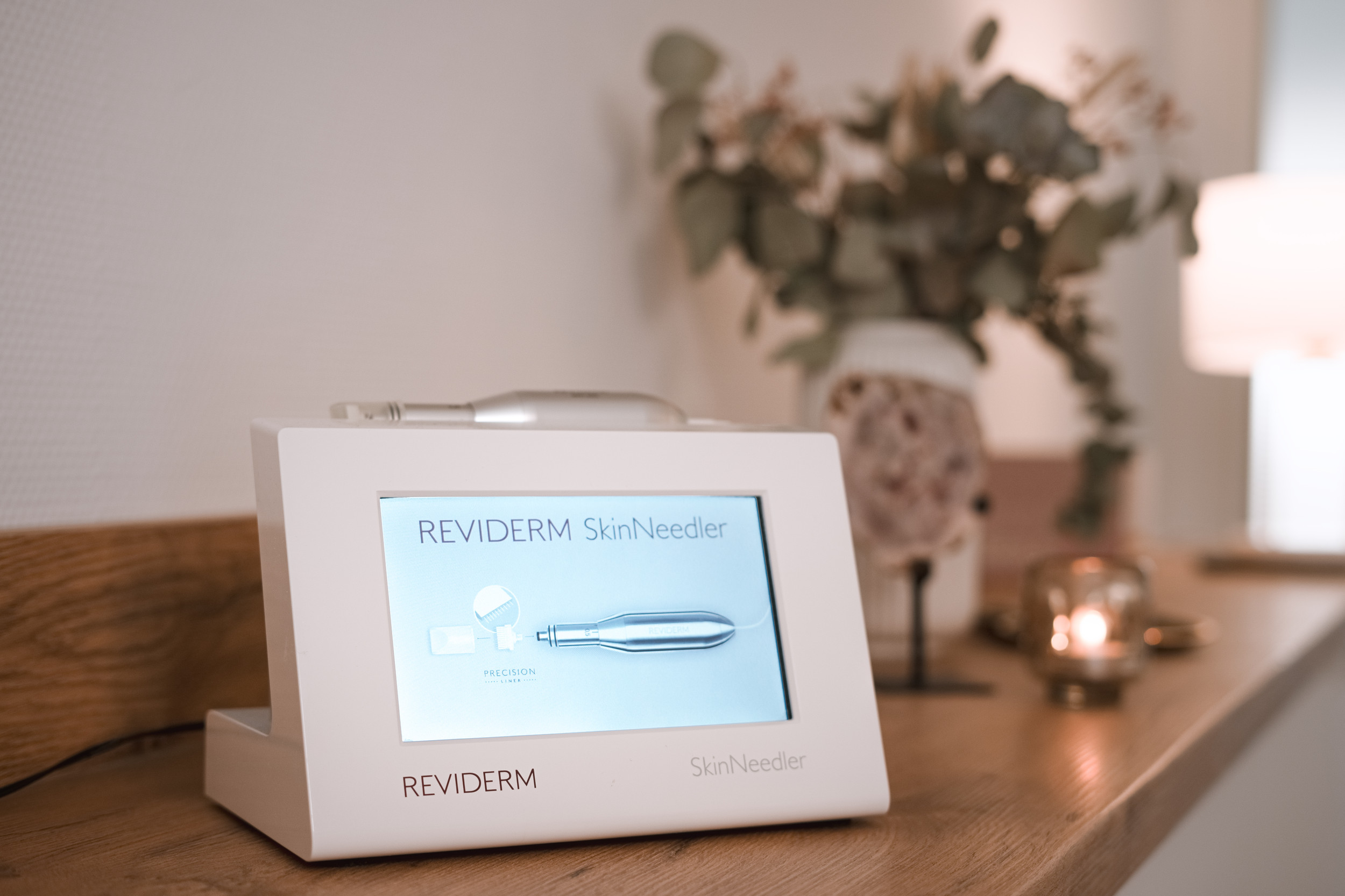 SKINneedler REVIDERM: Công nghệ Micro-Needling hỗ trợ tái tạo và trẻ hóa làn da